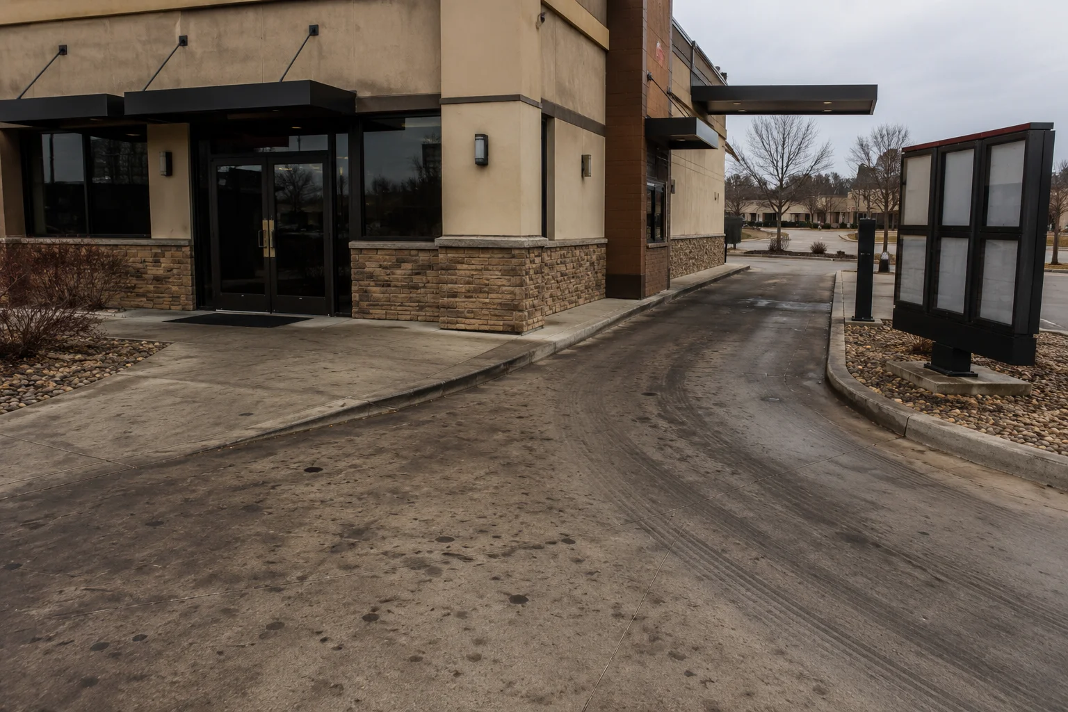 Cypress-Restaurant-Storefront-Before